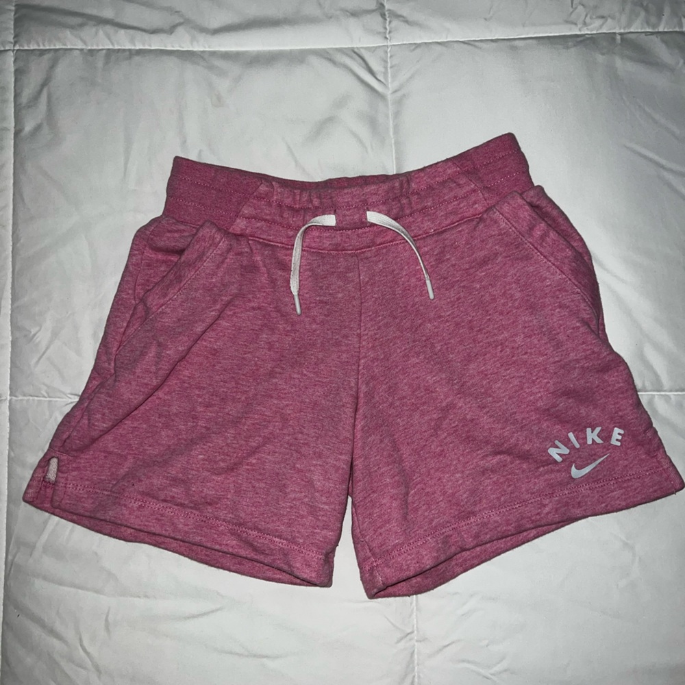 Medium Nike pink cotton shorts.